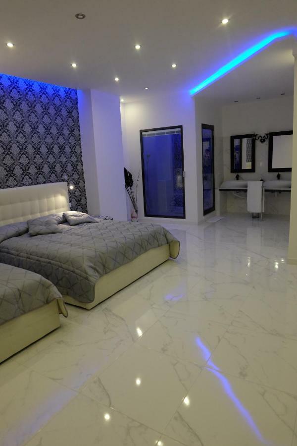 White Room Idromassaggio Su Richiesta Nápoles Exterior foto