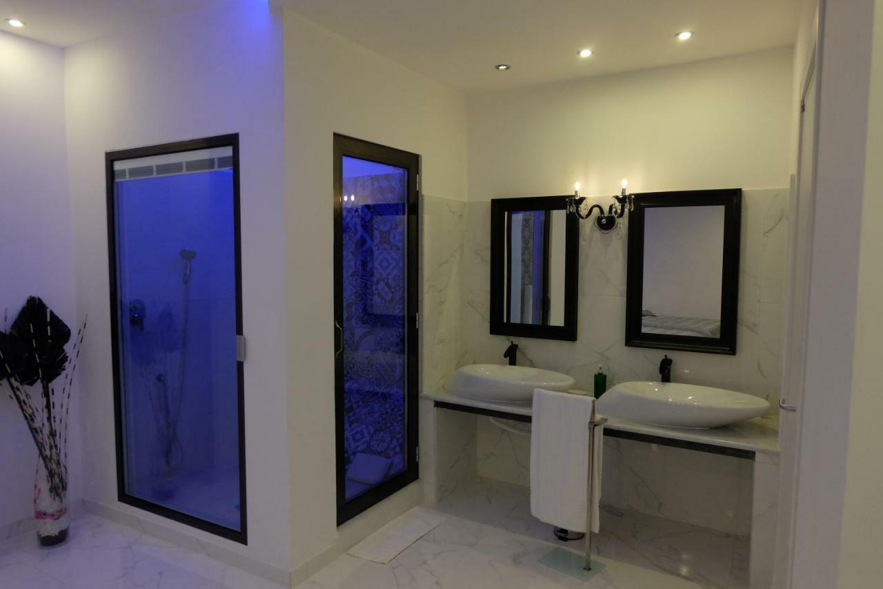 White Room Idromassaggio Su Richiesta Nápoles Exterior foto